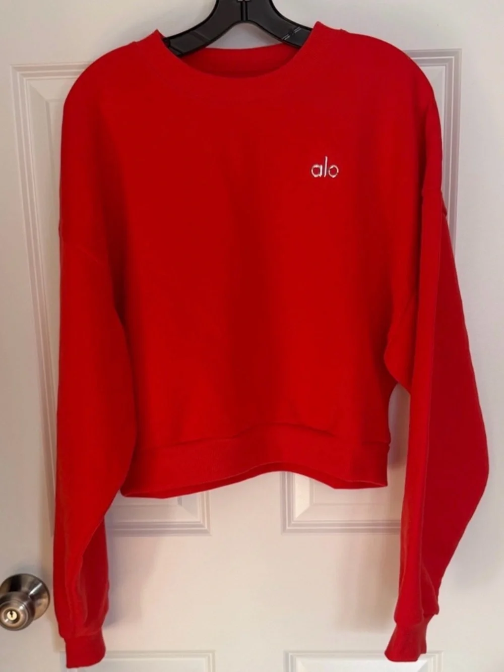 🆕ALO Bright Red Cropped Accolade Crewneck🆕 - Picture 3 of 7
